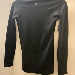 Lululemon long sleeve swiftly tech tee.